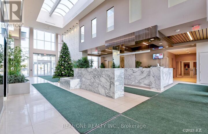 Property Photo:  9608 Yonge Street 1109A  ON L4C 1V6 