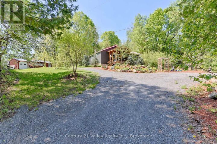 Property Photo: 593 Inglis Road ON K7V 3Z9
