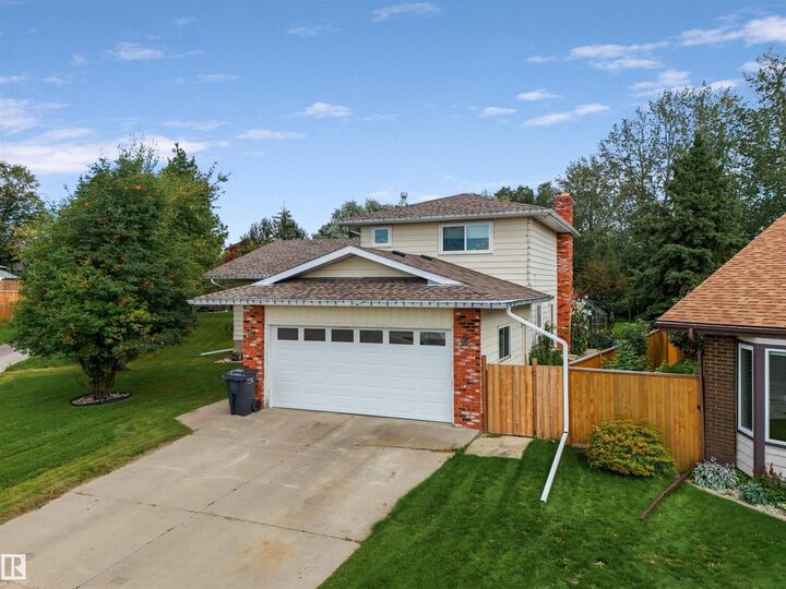 Property Photo: 5403 43 Av AB T7A 1K5