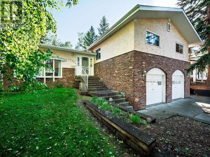 Property Photo:  1736 Pearson Avenue  BC V2L 4K8 