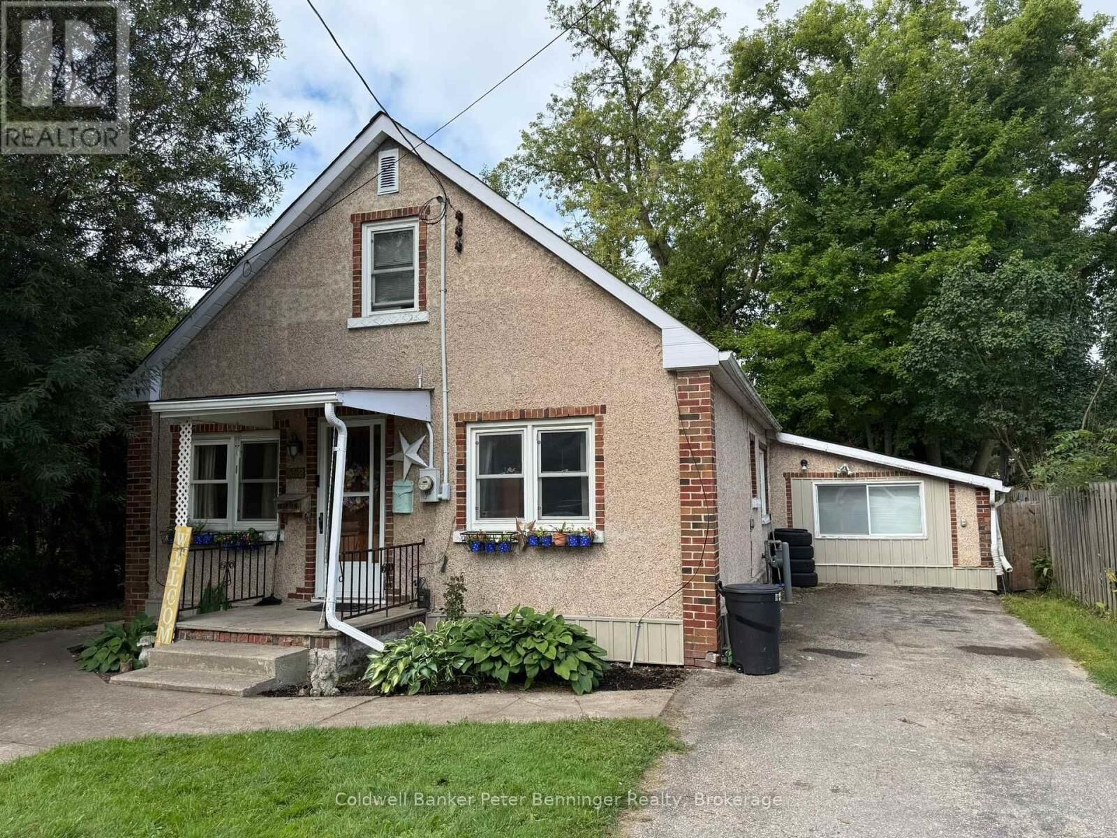 Property Photo:  552 11th Avenue  ON N4N 2S4 