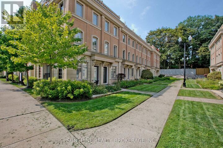 Property Photo:  20 Hargrave Lane 12  ON M4N 0A4 