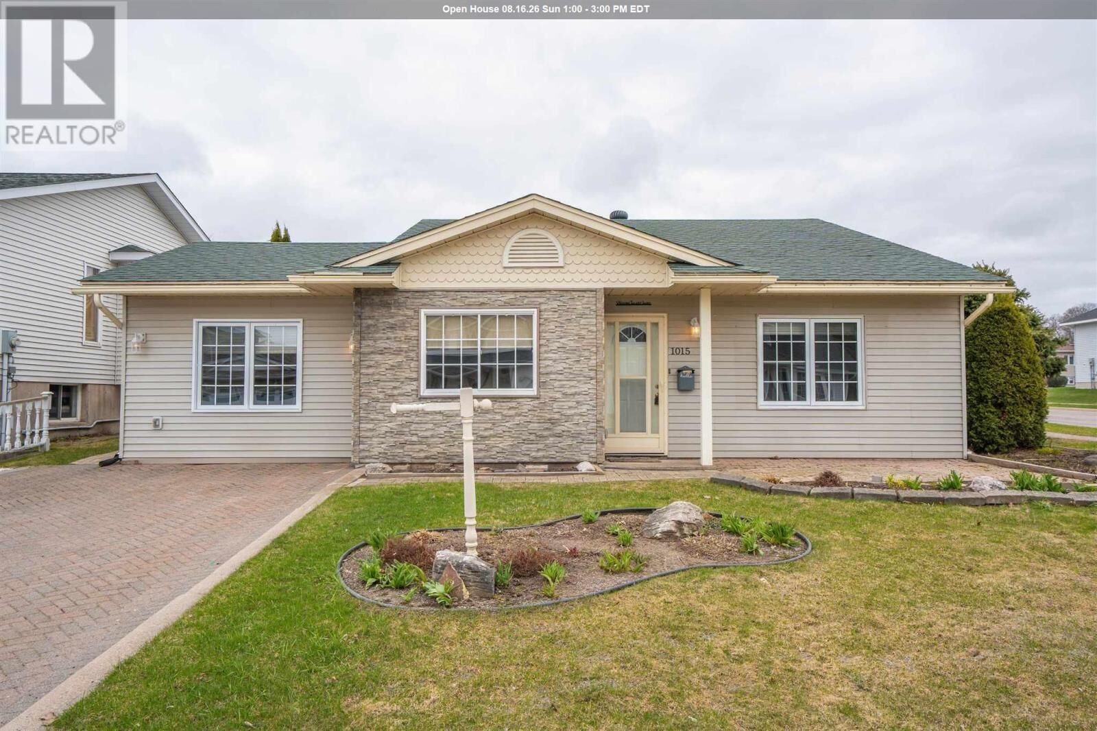 Property Photo: 1015 Lake St ON P6B 6B5