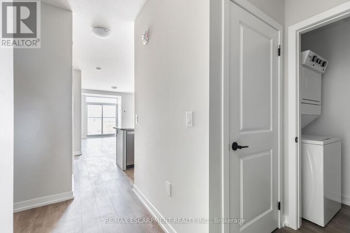 Property Photo: 870 Queenston Road 511 ON L8G 0B9