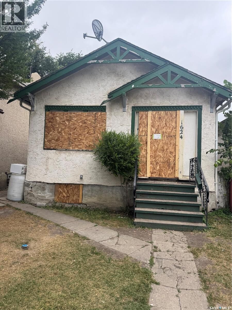 Property Photo: 1624 Toronto Street SK S4P 1M2