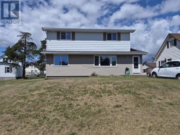 1 Laurier Ave — photo 1