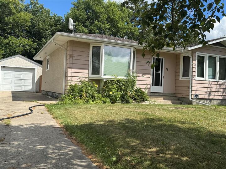 Property Photo: 14 Cherry Street MB R0E 1P0