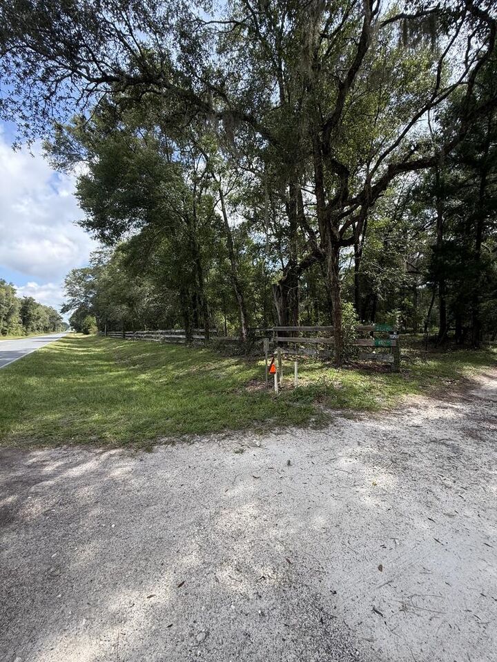 Property Photo: 8431 NW 60th Ave FL 32626