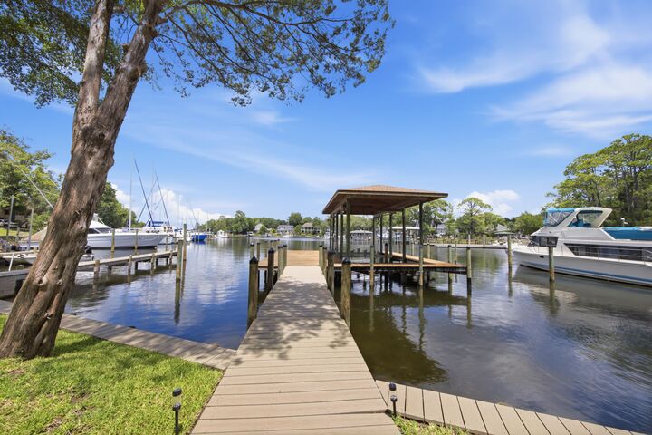 Property Photo:  4201 Ward Cove Drive  FL 32578 