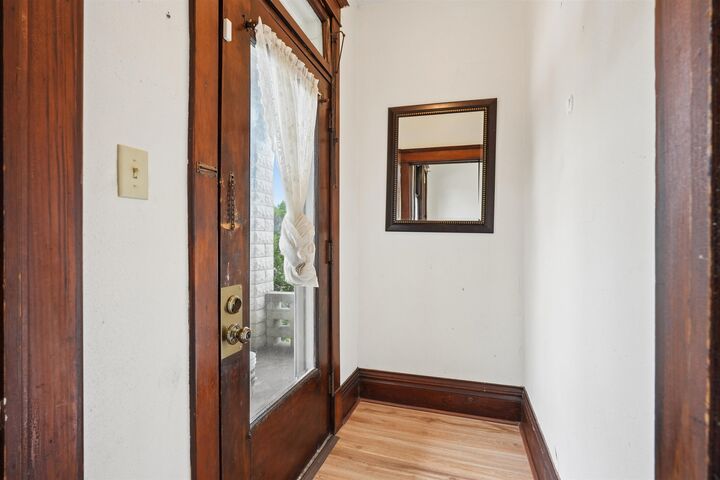 Property Photo: 761 Cottage Place IA 52001