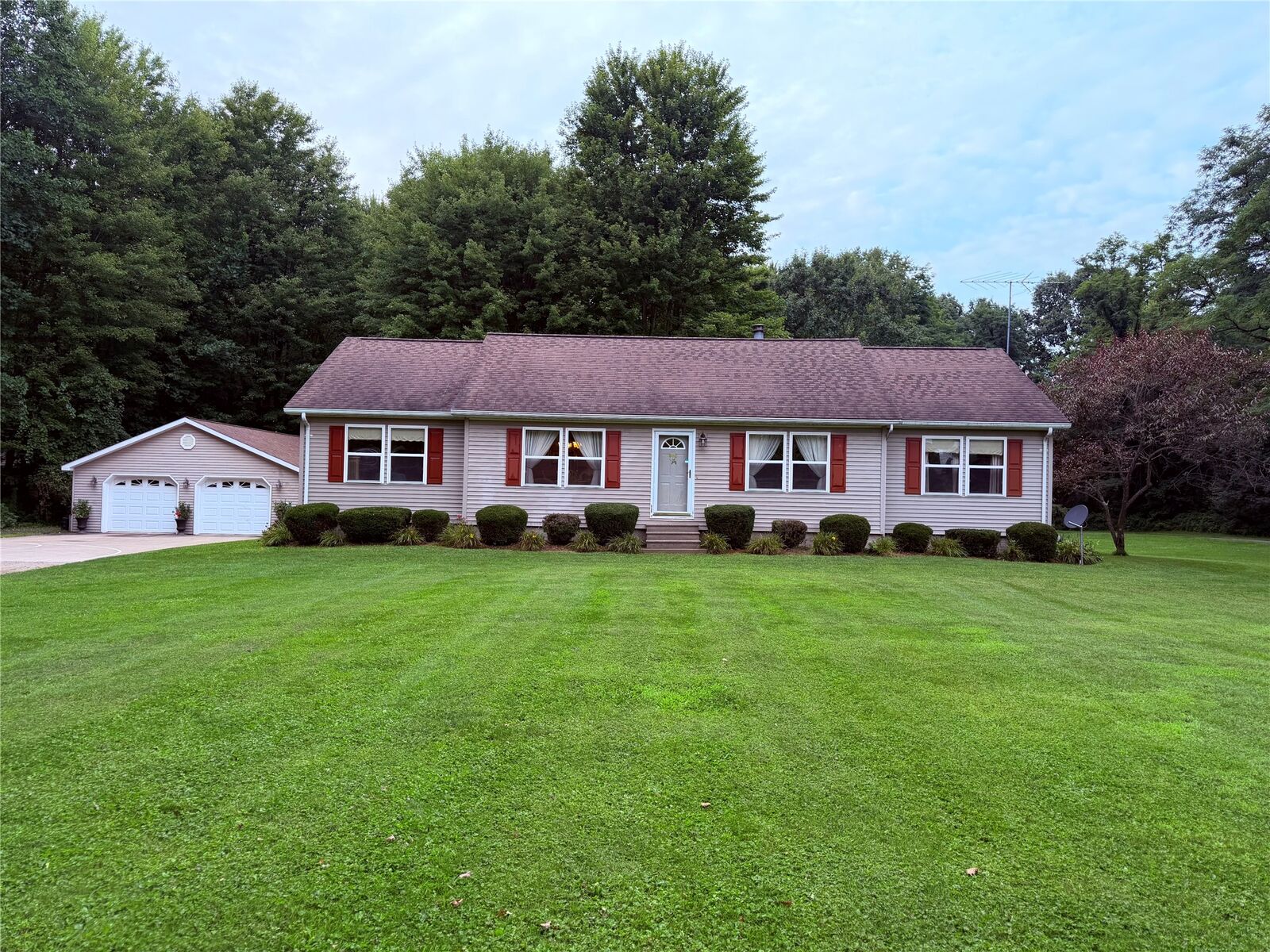 Property Photo: 11640 Ridge Road PA 16417