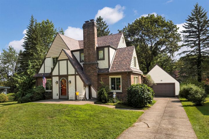 Property Photo: 4715 Homeland Boulevard PA 16509