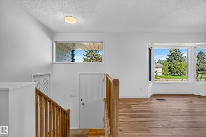 Photo de la propriété:  13903 87 Street NW  AB T5E 3G2 
