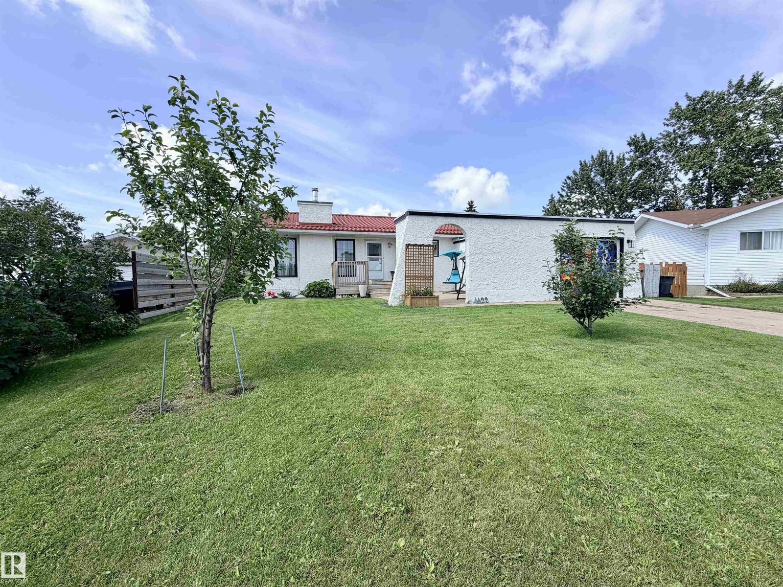 Property Photo: 4422 45B Street AB T0A 3A3