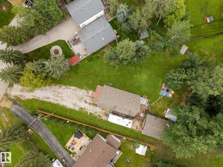 Property Photo: 1022 10 Street AB T0E 0A0