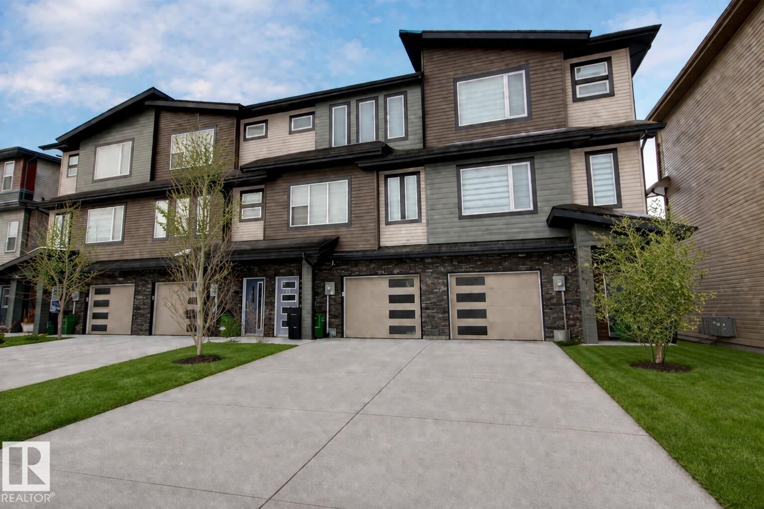 Property Photo:  1512 157 Street SW  AB T6W 4J8 