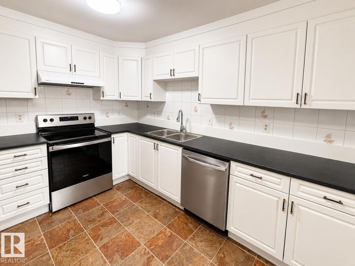 Property Photo: 18625 66 Avenue NW AB T5T 2M3