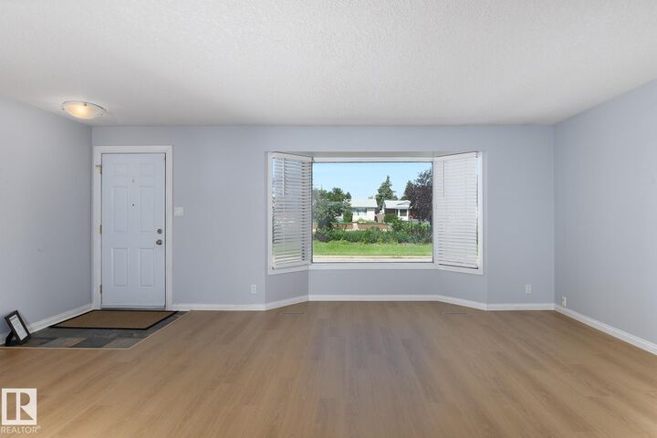 Property Photo: 5627 138 Avenue NW AB T5A 1E2