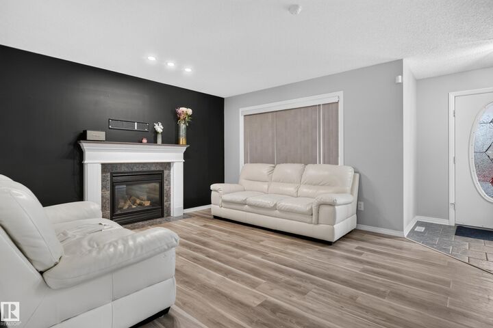 Property Photo:  3755 20 Street NW  AB T6T 1R8 