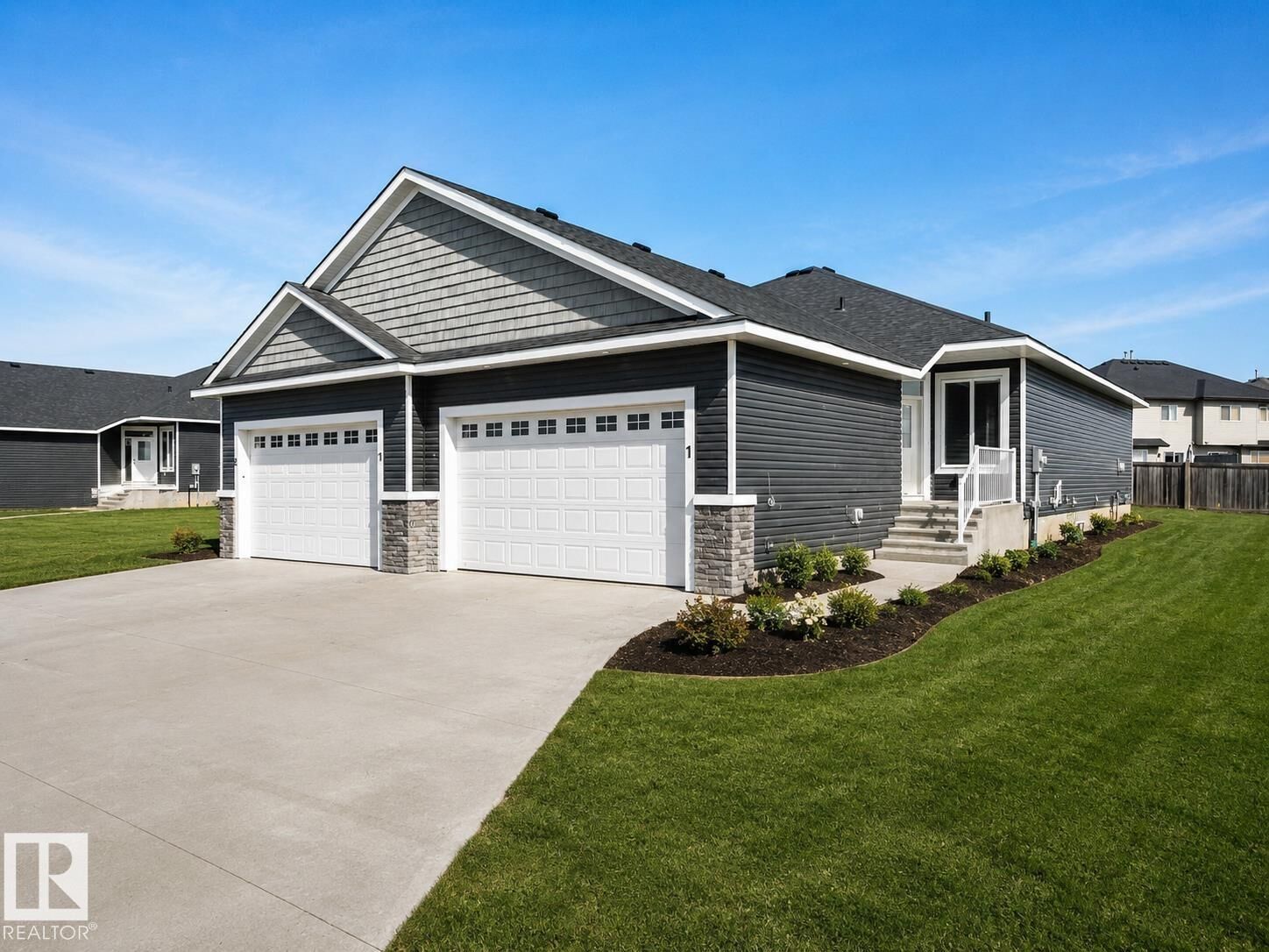 Property Photo:  7800 94 Street 13  AB T8R 2S3 