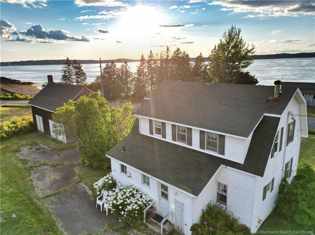 Property Photo: 744 North Road NB E5E 1E3