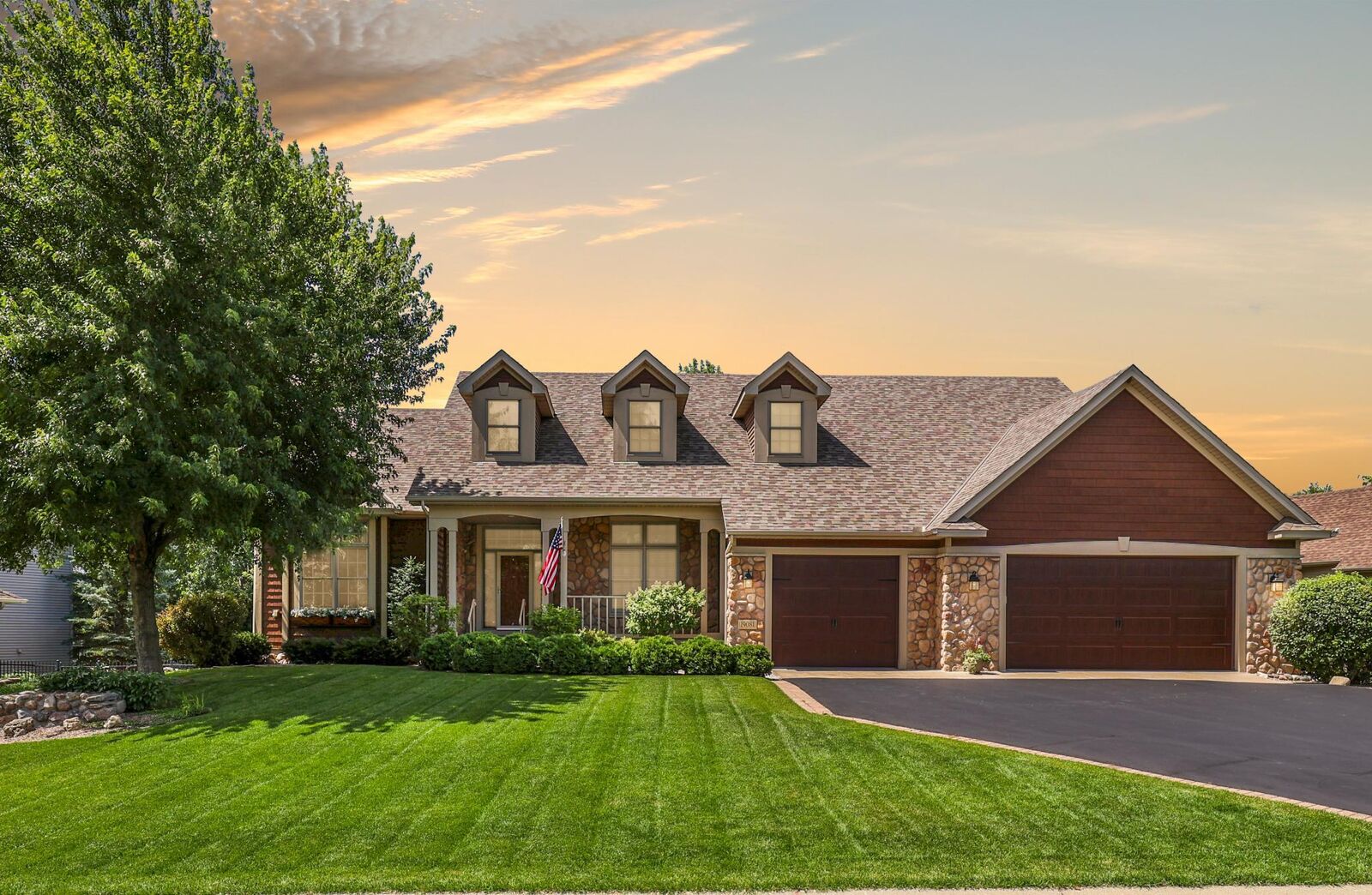 Property Photo: 19081 Inndale Drive MN 55044