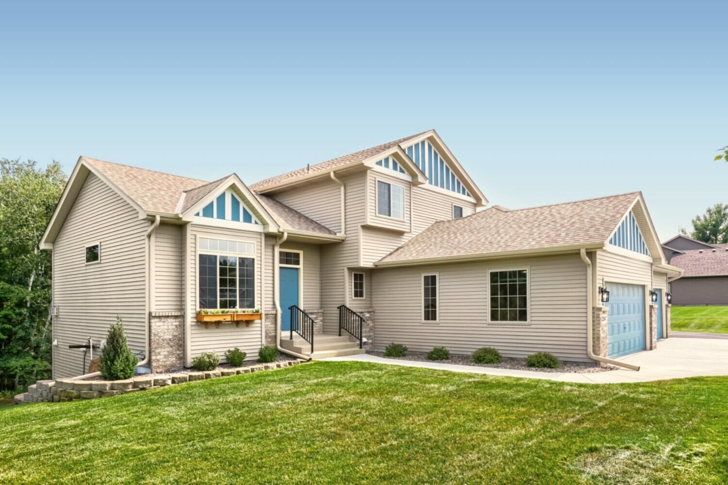 Property Photo: 22541 Monroe Street NE MN 55011