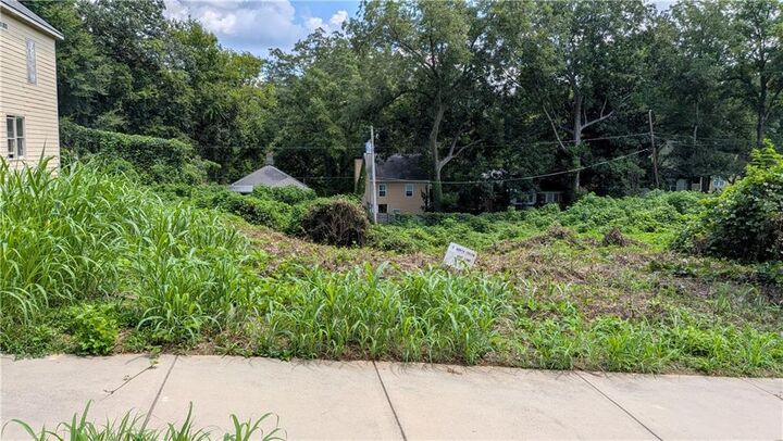 Property Photo: 737 N Evelyn Place NW GA 30318