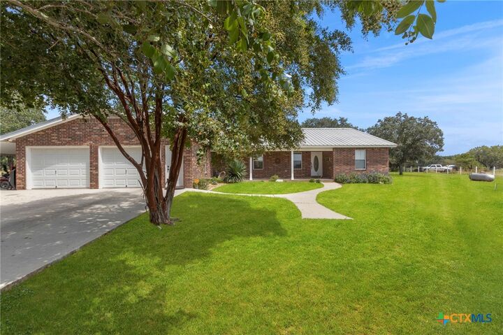 Property Photo: 172 Meadow Lake Drive TX 78155