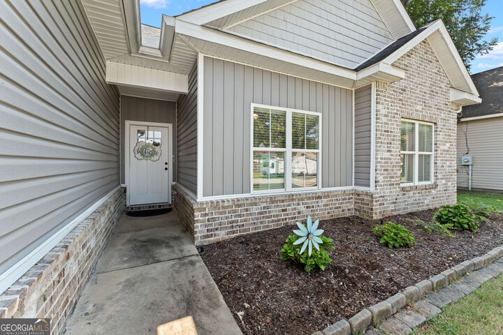 Property Photo:  204 Dennard Drive  GA 31069 