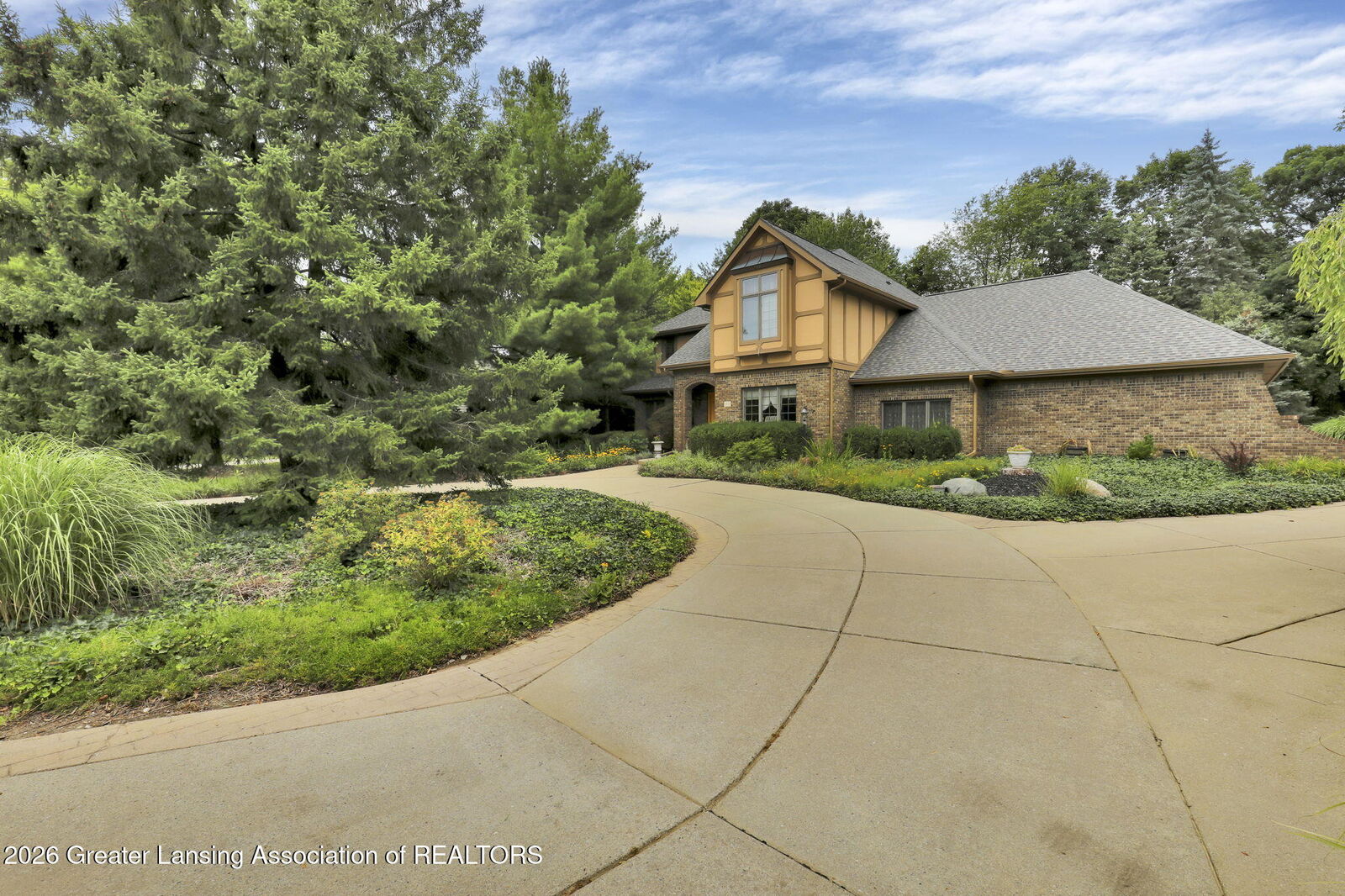 Property Photo:  2831 River Pointe Drive  MI 48842 