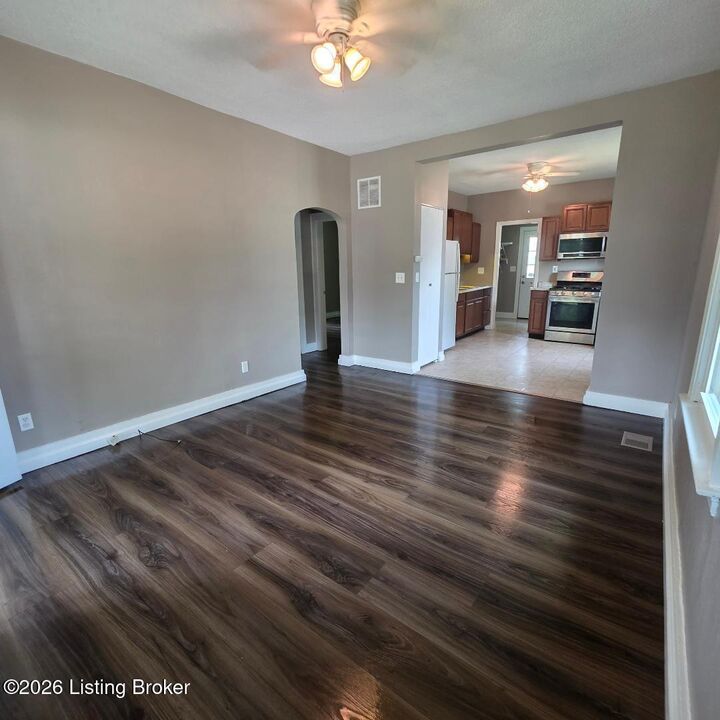 Property Photo: 101 Vertrees Ct KY 42701