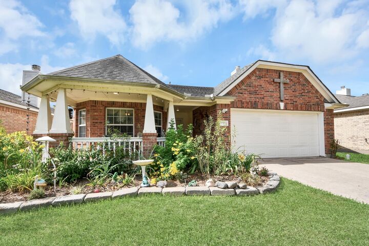 Property Photo: 21615 Britton Hill Way TX 77449