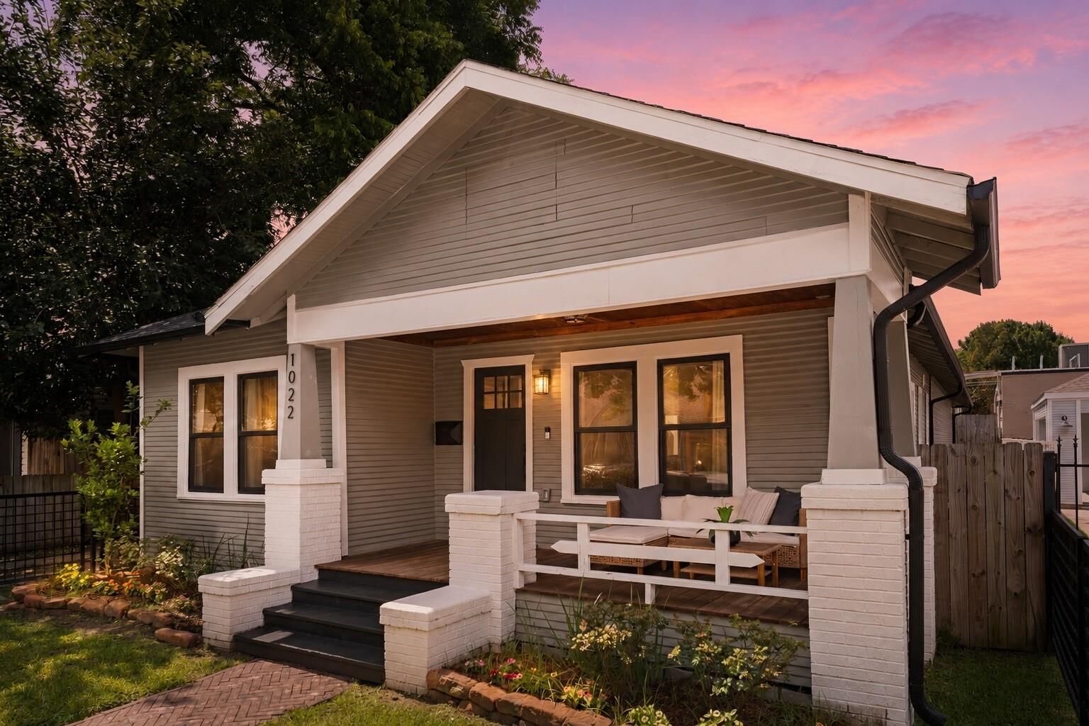 Property Photo:  1022 Key Street  TX 77009 