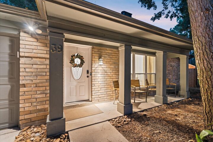 Property Photo: 39 Still Corner Place TX 77381