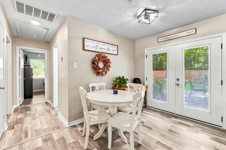 Property Photo:  215 Lazy Oak Drive  TX 77351 