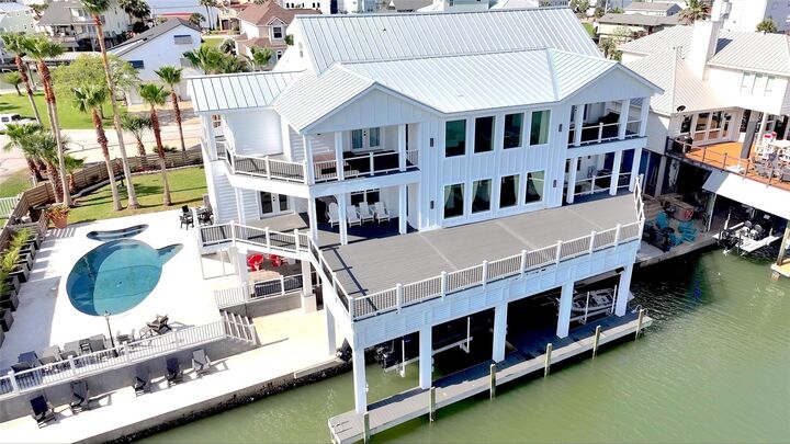Property Photo:  1614 Castaway Street  TX 77554 