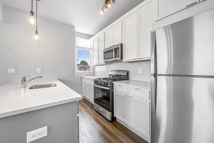 Property Photo: 91 East 21st St 5 NJ 07002