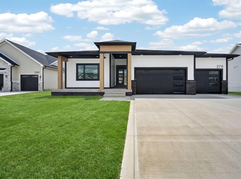 Property Photo: 270 NW Copperleaf Court IA 50263