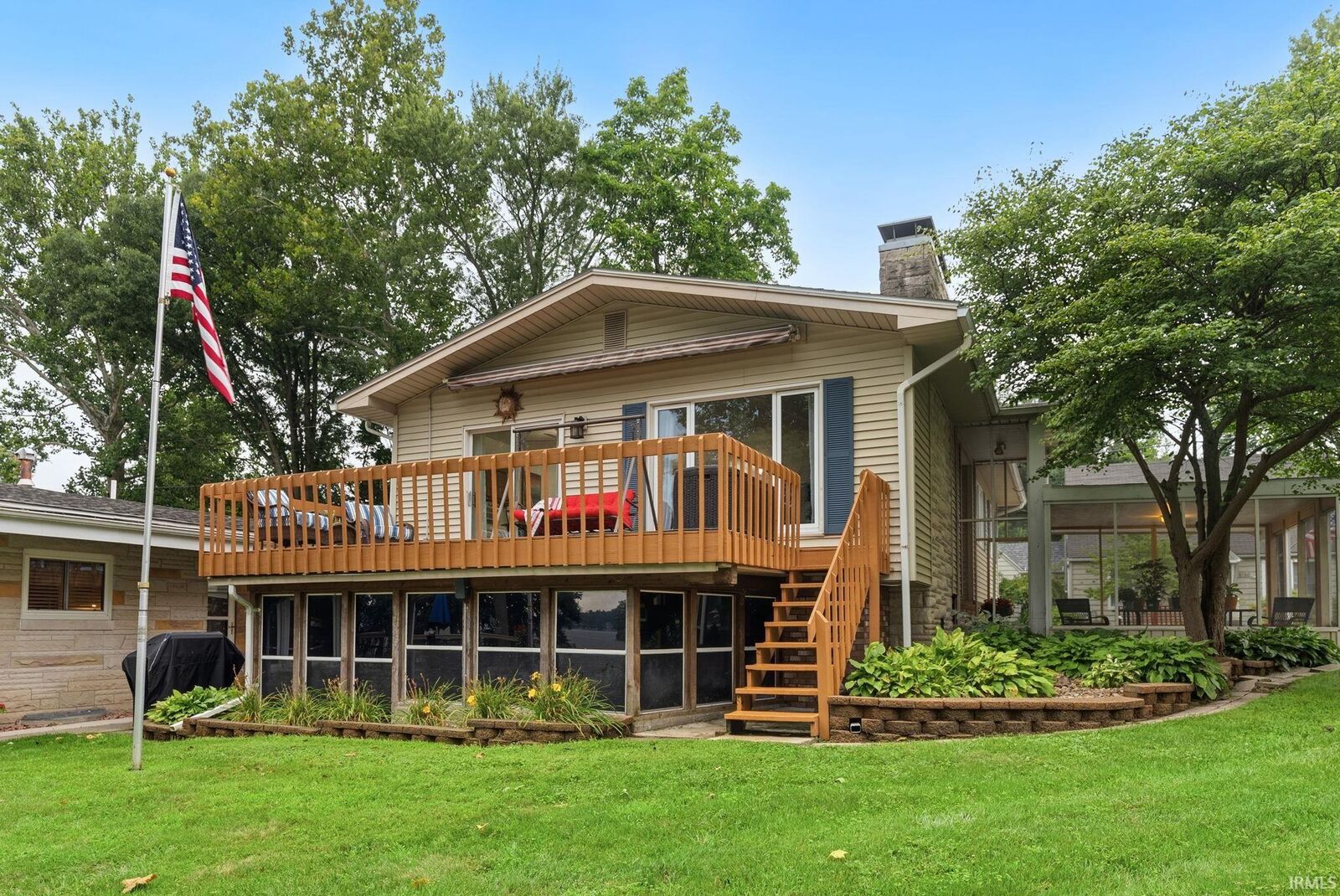 Property Photo: 8129 E Wade Lane IN 46555