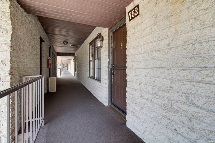 Property Photo:  752 Senate Avenue  IN 47711-1892 