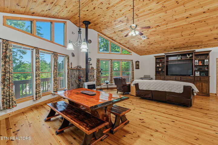 Property Photo:  414 Shaddon Rd  TN 37385 
