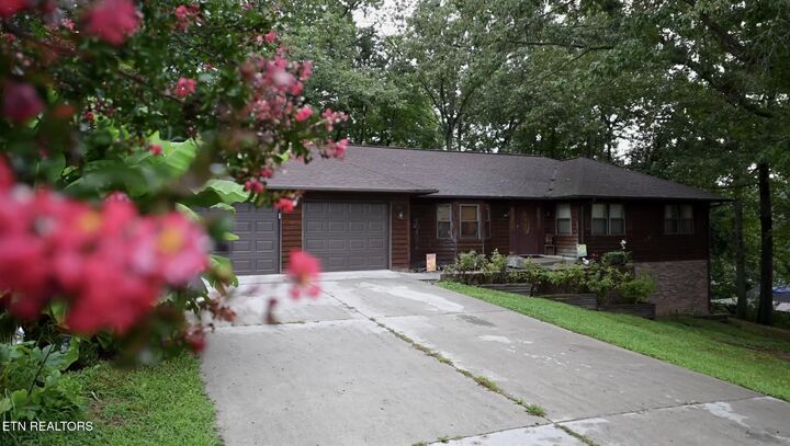 Property Photo:  162 Mineral Springs Lane  TN 37757 