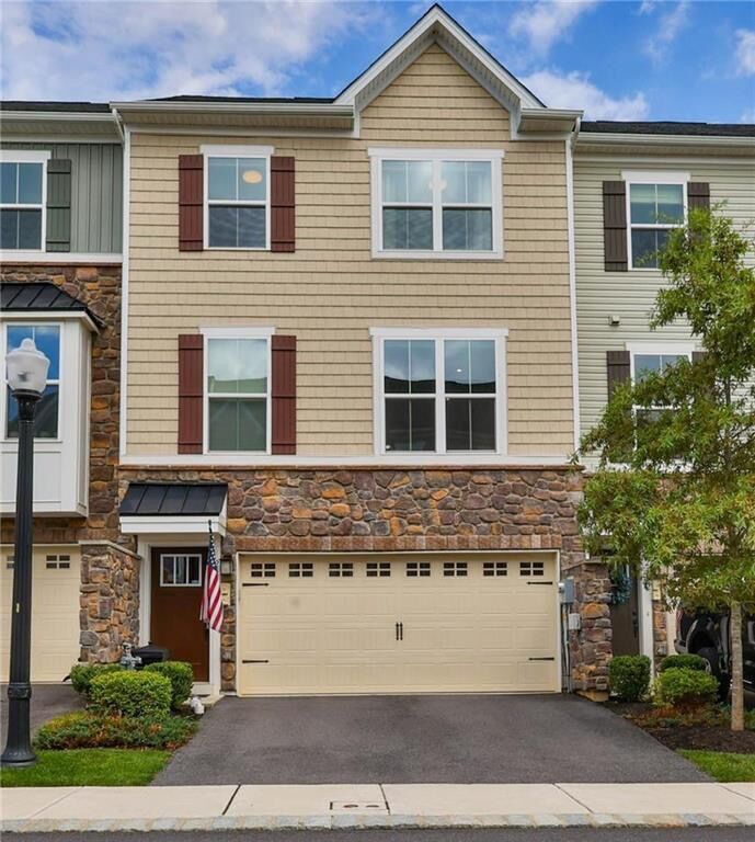 Property Photo: 2356 Raya Way PA 18045