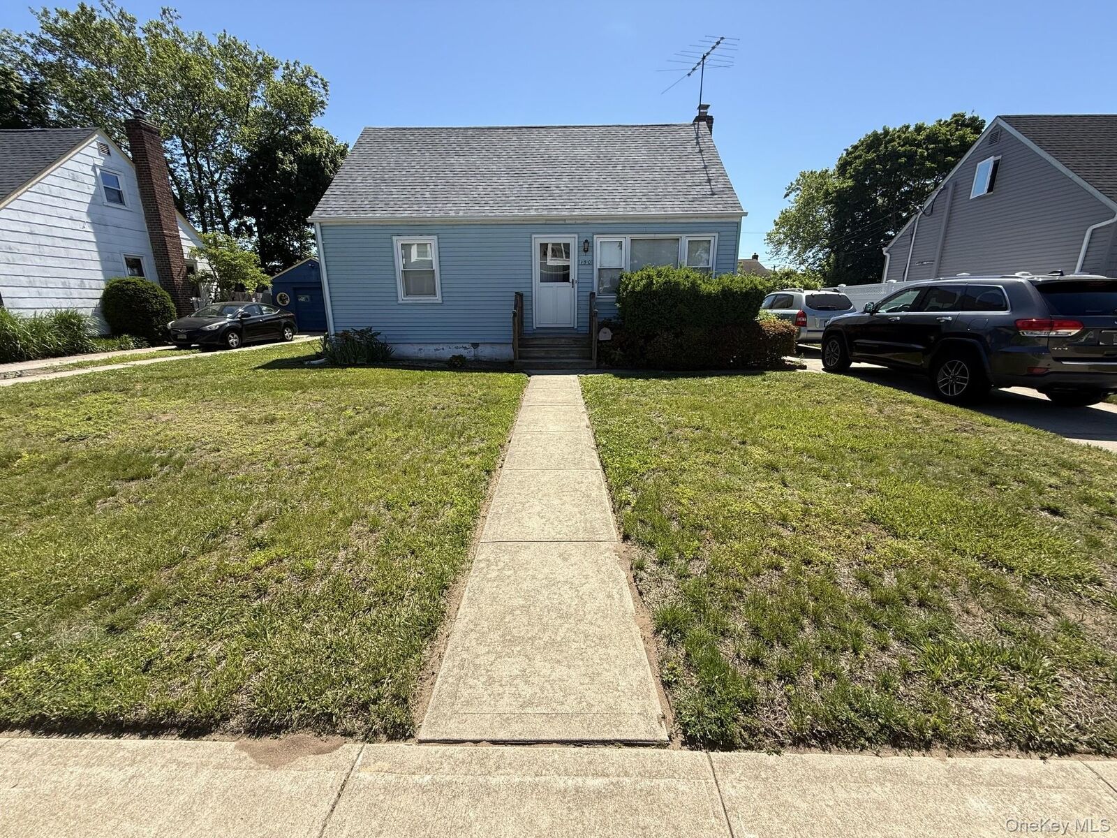 Property Photo:  150 Oriole Road  NY 11756 