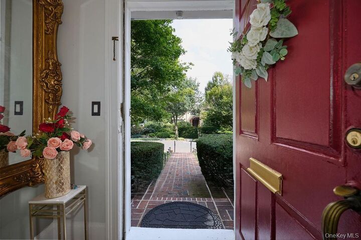Property Photo:  70 Frederick Place  NY 10552 