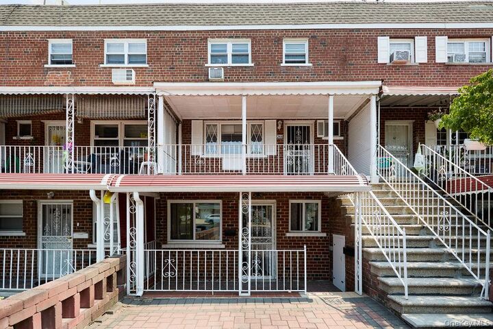 Property Photo:  268 Throggs Neck Boulevard  NY 10465 