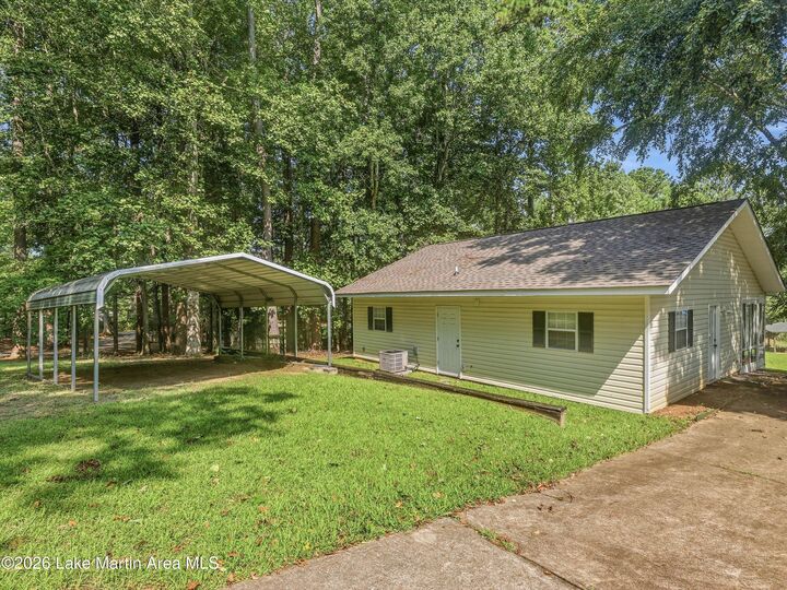 Property Photo: 84 Tulip Wood Dr AL 36853