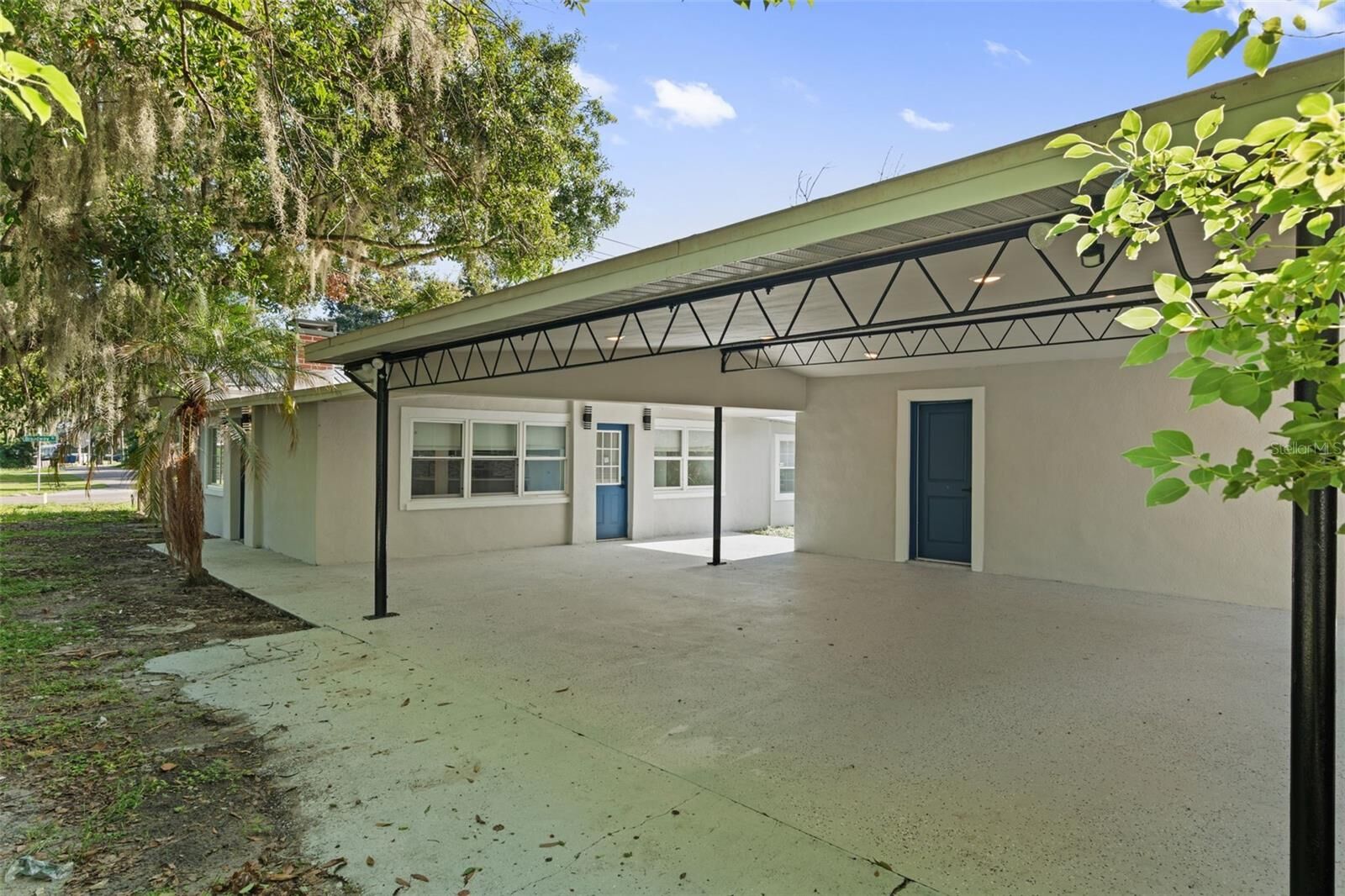 Property Photo: 929 Adrian Court FL 33801