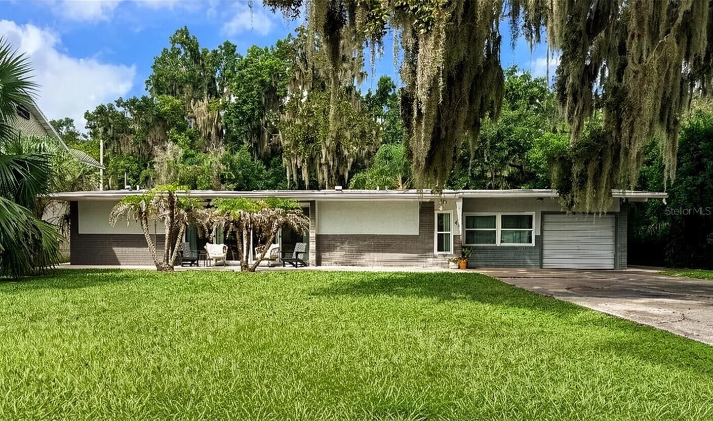 Property Photo: 46 Palm Drive FL 34797